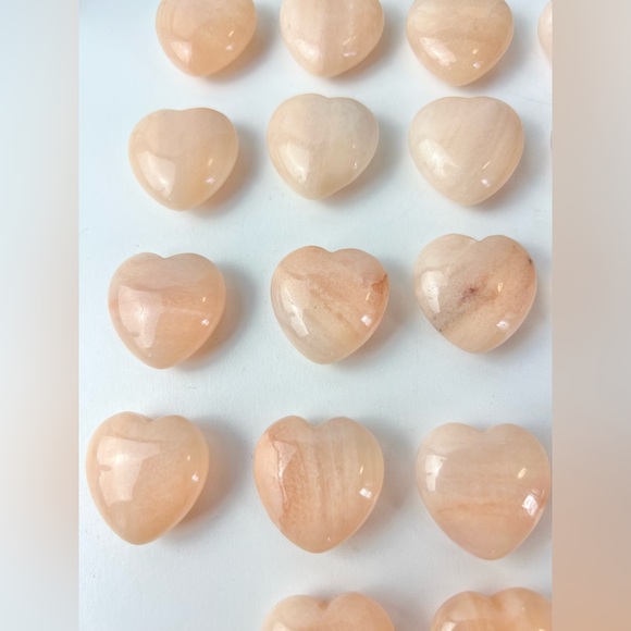 One Peach Aventurine Mini Heart Crystal Pocket Stone Crystal Carving Healing Gem - Picture 8 of 10